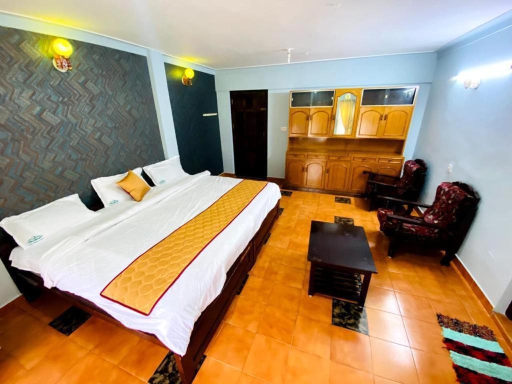 Bob Leisure Hotel Udagamandalam Exterior photo
