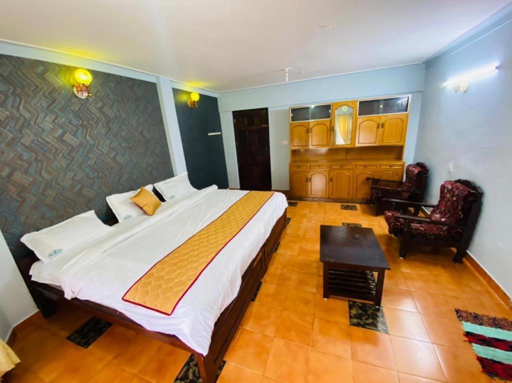 Bob Leisure Hotel Udagamandalam Exterior photo