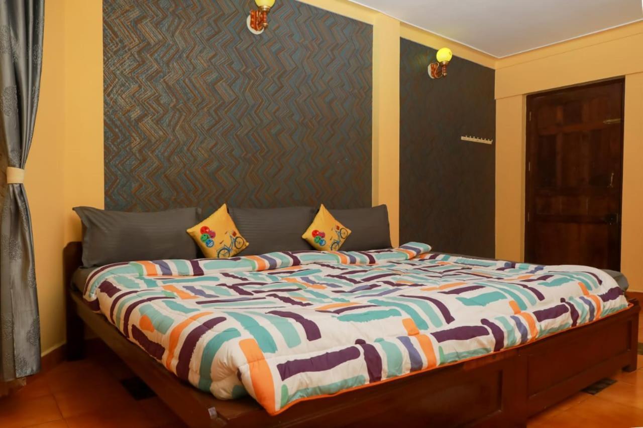 Bob Leisure Hotel Udagamandalam Exterior photo